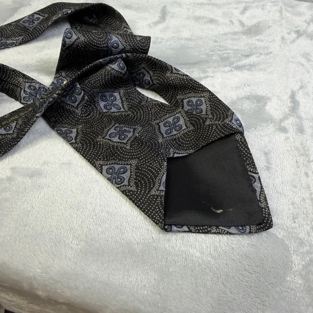Giorgio Armani Necktie Mens OS Black Blue Geometric Silk Made In Italy Cravatte